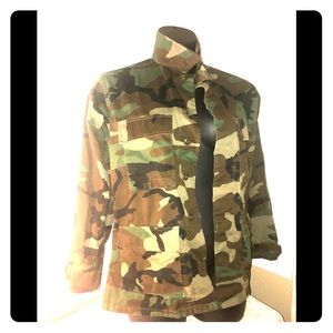 Like NEW! Camouflage jacket small